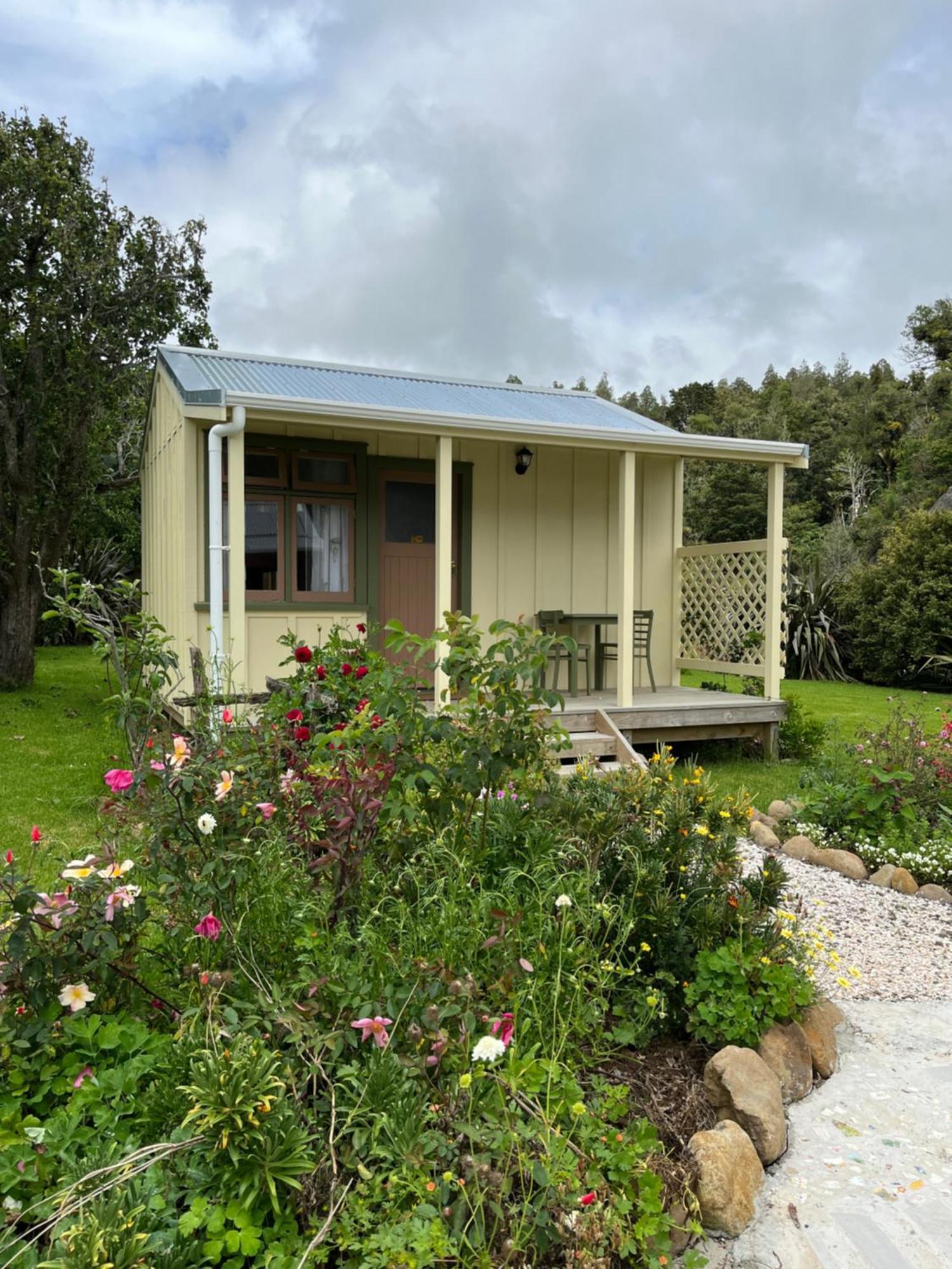 Wisteria Way Guest house *